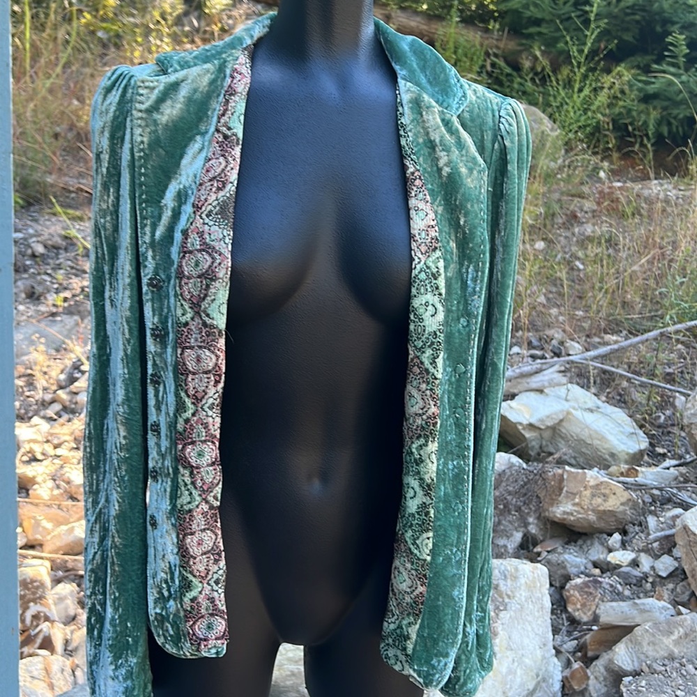 Elie Tahari fitted jacket beautiful soft Velvet fully lined classy Boho  sz S - Picture 4 of 11